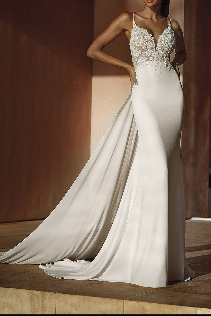 Plunging V-Neck Romantic Lace Wedding Dress Bohemian Mermaid Bridal Gown  QW2162