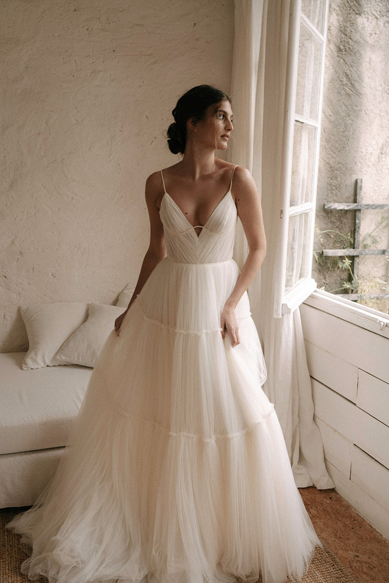 A Line Deep V Neck Tulle Boho Wedding Dress Beach Bridal Gown QW2364 US8 / Ivory A Line Deep V Neck Tulle Boho Wedding Dress Beach Bridal Gown QW2364 US8 / Ivory