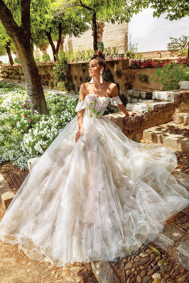 A line Sweetheart Appliques Floral Boho Wedding Dress with Court Train SQOSA A line Sweetheart Appliques Floral Boho Wedding Dress with Court Train SQOSA