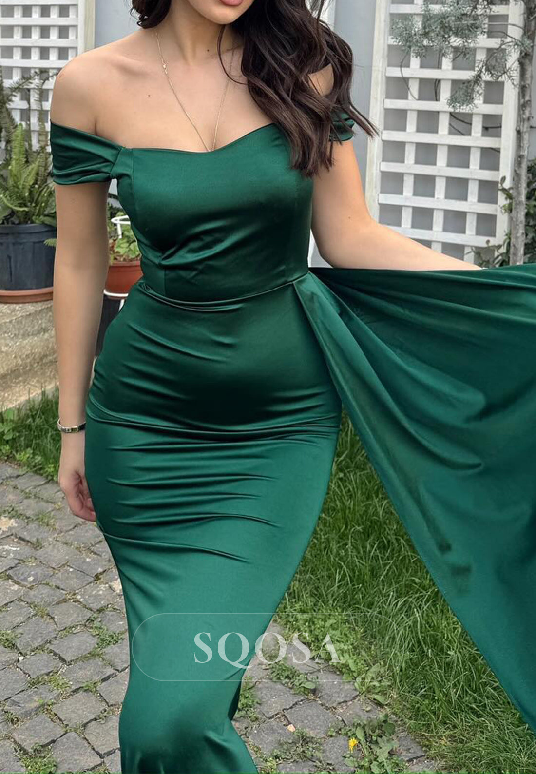 Chic Fitted Off-Shoulder Empire With Train Party Prom Evening Dress QP3547