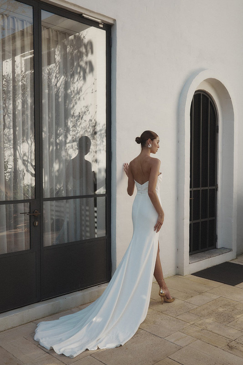 column bridal dress Sheath/Column Sweetheart Pleats Boho Wedding Dress with Slit Ivory Bridal Gown QW2373 US2 / Ivory