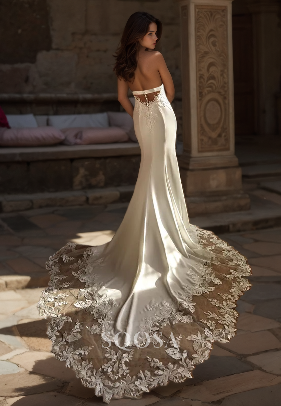 Halter Deep V-Neck Sleeveless Off-Shoulder Beaded Applique Cutout Lace Train Mermaid Wedding Dress