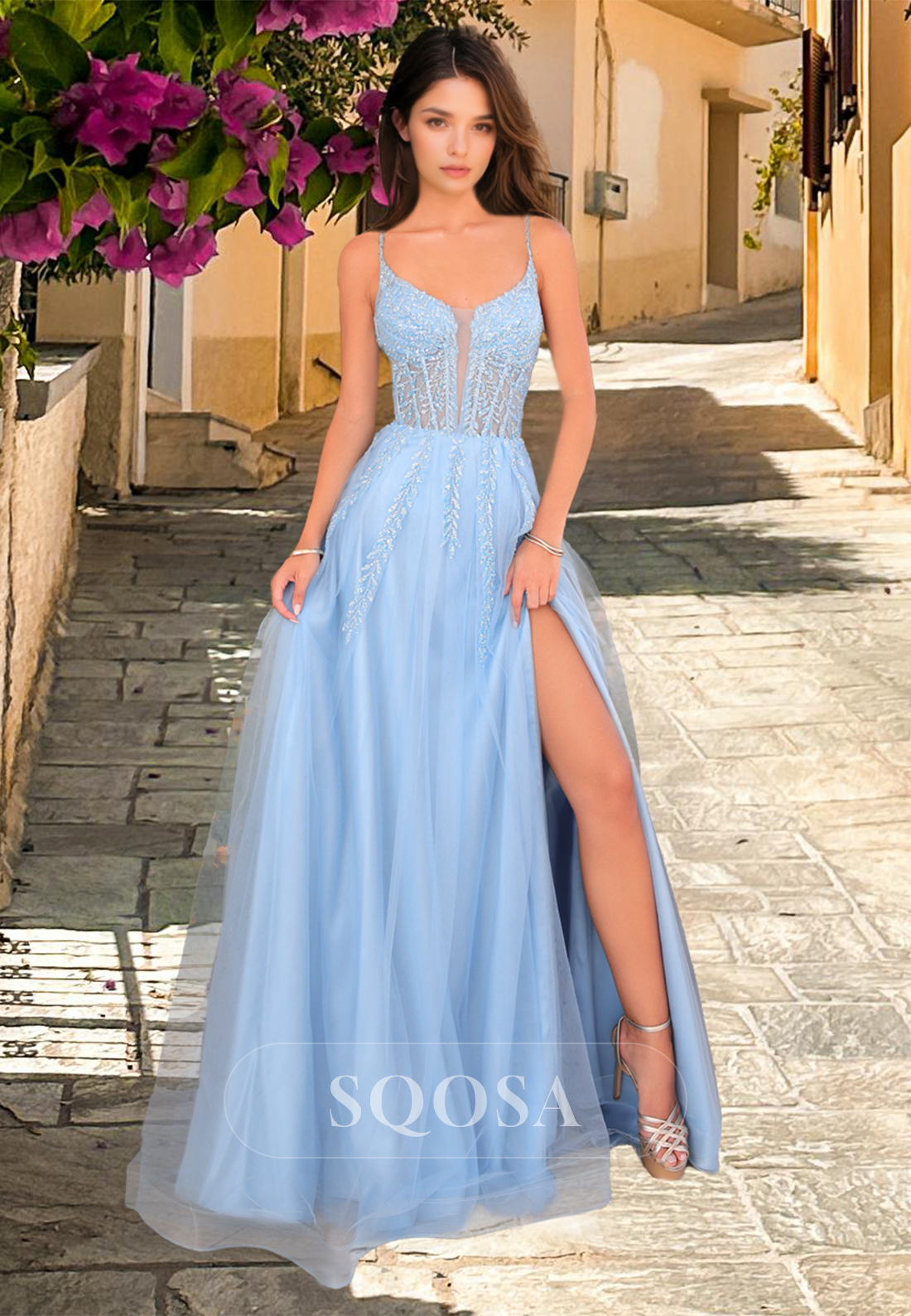 Spaghetti Straps Scoop-Neck Pleated Evening Gowns Sleeveless Lace Applique A-Line Prom Dress