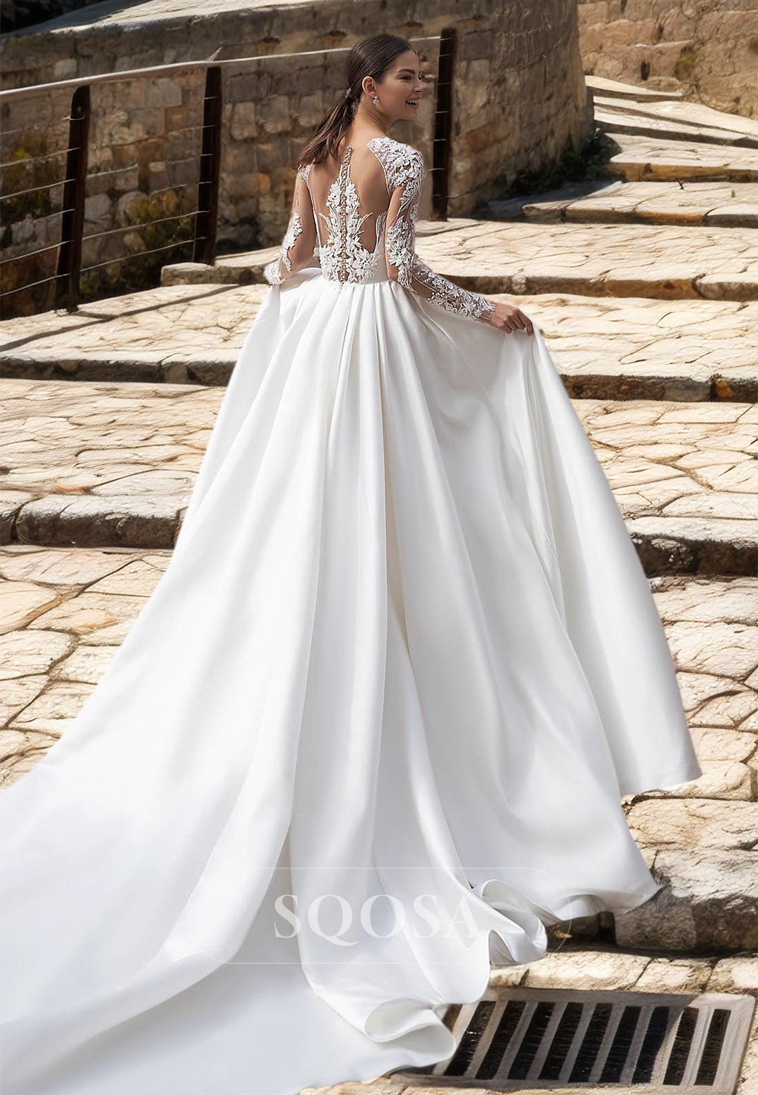 Long-Sleeves Scoop-Neck A-Line Wedding Dress Applique Pleated Train Formal Bridal Gowns